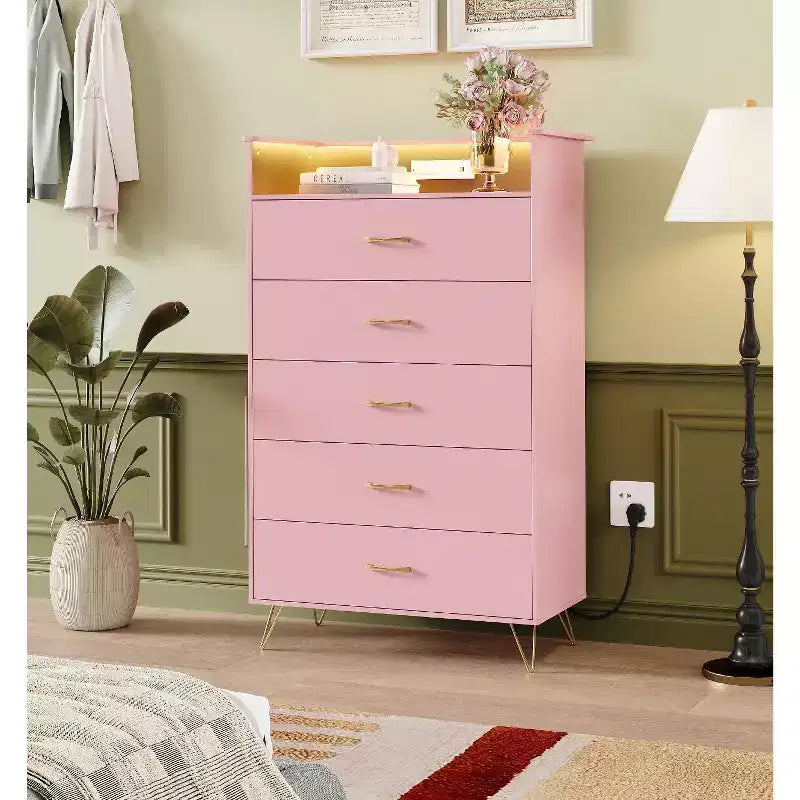 Commode 5 tiroirs pour chambre à coucher, commode haute en bois 53" avec lumières et station de charge, armoire de rangement pour salon et placard