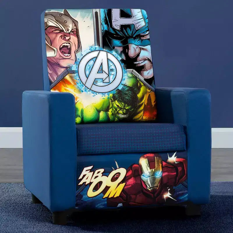 Fauteuil rembourré à haut dossier Marvel Avengers pour enfants par Delta Children