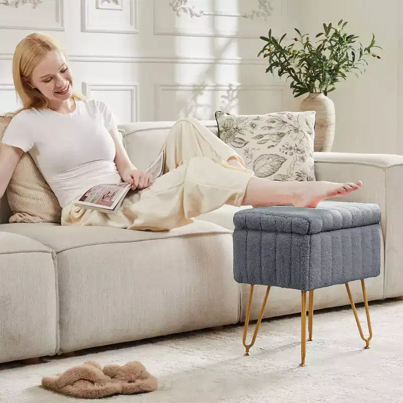 TUYOHW Chic Tabouret de Coiffeuse avec Rangement, Repose-Pieds Ottoman en Fausse Fourrure Peluche 19,8"L, Pieds en Métal et Design Antidérapant, Capacité de 90kg